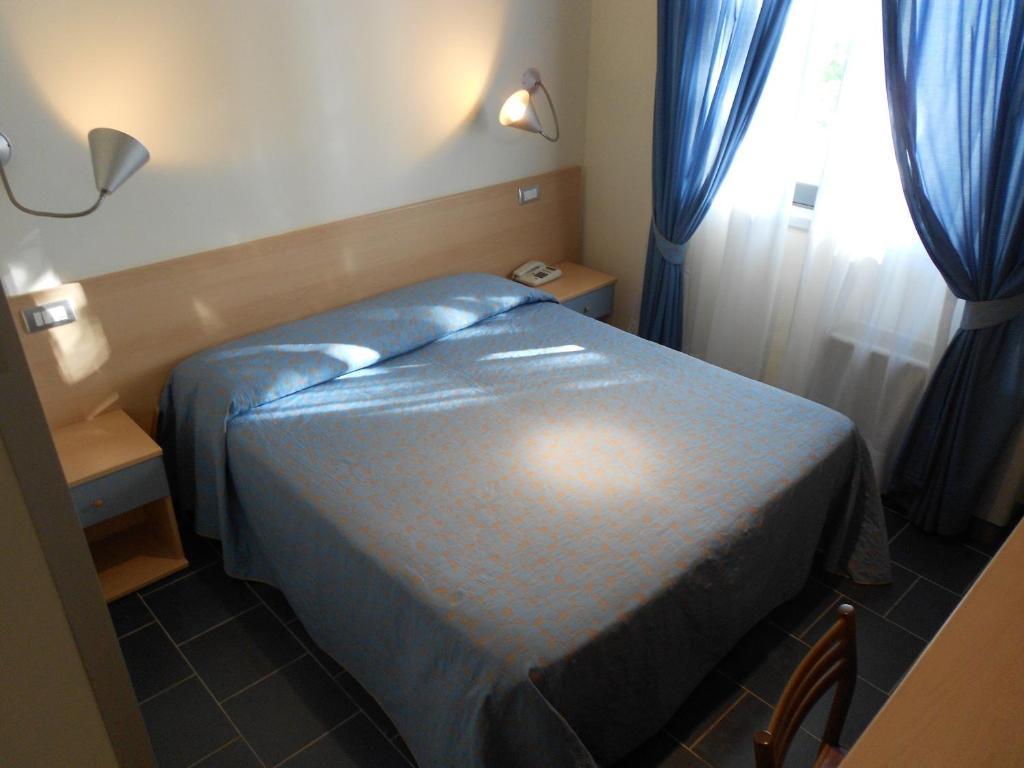 Hotel Tenda Rossa Marina Di Carrara Cameră foto